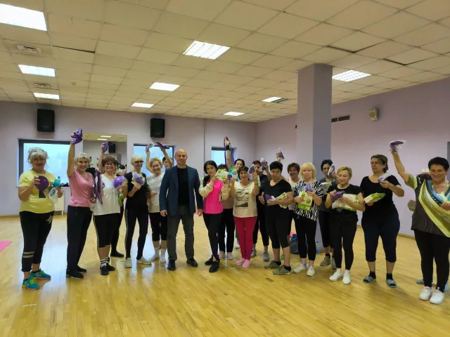 Депутат Люберец передал участникам «Активного долголетия» спортивный инвентарь