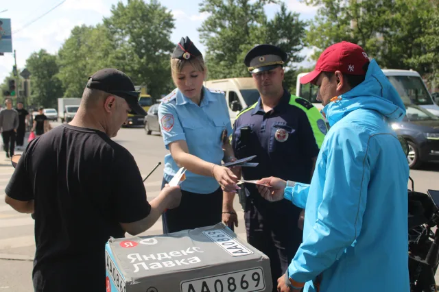 Пешеходов Люберец призывают быть максимально заметными на дорогах для водителей