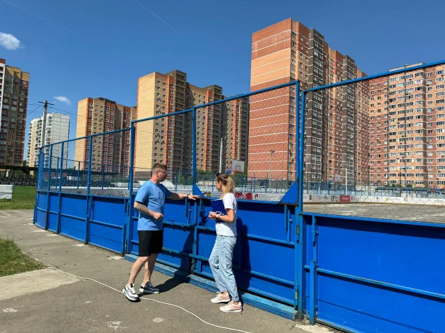 В Люберцах проверили стадион поселка на доступность для маломобильных граждан