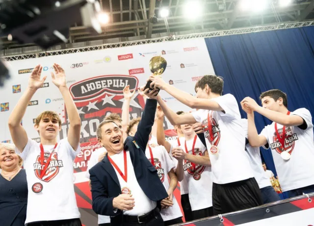 6 команд люберецких школьников вышли в региональный этап Единой школьной лиги