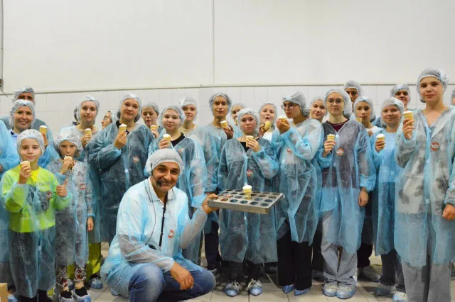 Почти 30 волонтёров Люберец изучили секреты создания мороженого