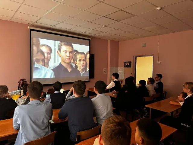 В Люберцах провели почти 300 киноуроков для школьников в октябре