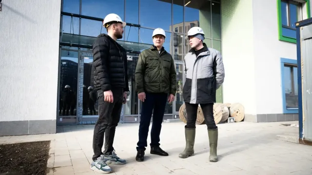 Электромонтажные работы и внутреннюю отделку завершают строители в детском саду в жилом комплексе Люберец
