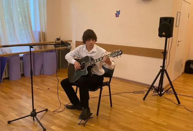 Ученики и педагоги ДМШ №2 Люберец выступили для детей из Курской области