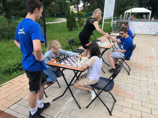 Молодогвардейцы Люберец провели серию открытых игр по шахматам