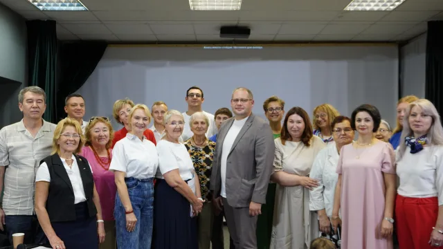 Партийцы Люберец поздравили коллектив журнала с годовщиной издания