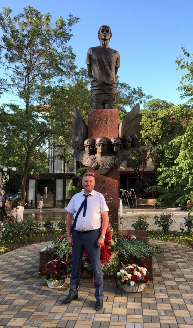 В Дагестане открыли памятник Герою России, его автором стал известный скульптор из Люберец