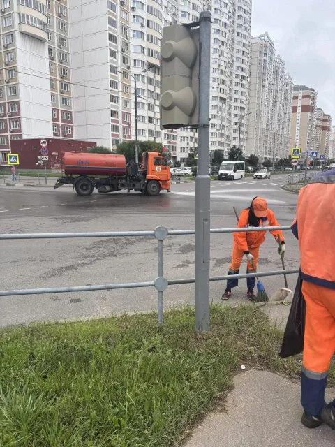 Более 90 единиц техники задействовано на уборке дорог в Люберцах ежедневно