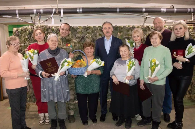 Владимир Ружицкий поздравил активистов благотворительного фонда «Домашний очаг» с 8 Марта