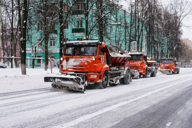 Дорожные и коммунальные службы Люберец в усиленном режиме устраняют последствия снегопада