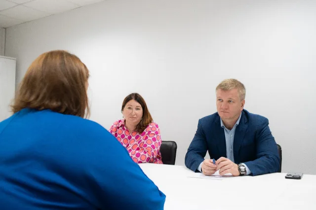 Дмитрий Дениско оказал материальную помощь семье участника СВО из Люберец