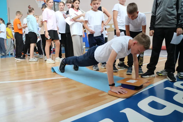 Более 180 школьников из Дзержинского городского округа Люберцы сдали нормы ГТО