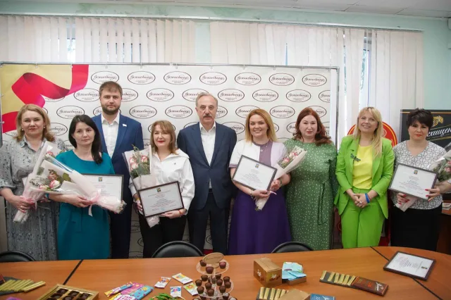 Владимир Ружицкий посетил кондитерскую фабрику в Малаховке