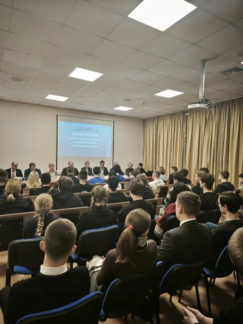 На круглом столе обсудили сферы регулирования запретов никотиносодержащей продукции