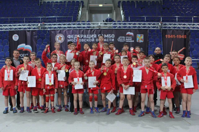 Пять медалей завоевали люберецкие самбисты на первенстве Московской области