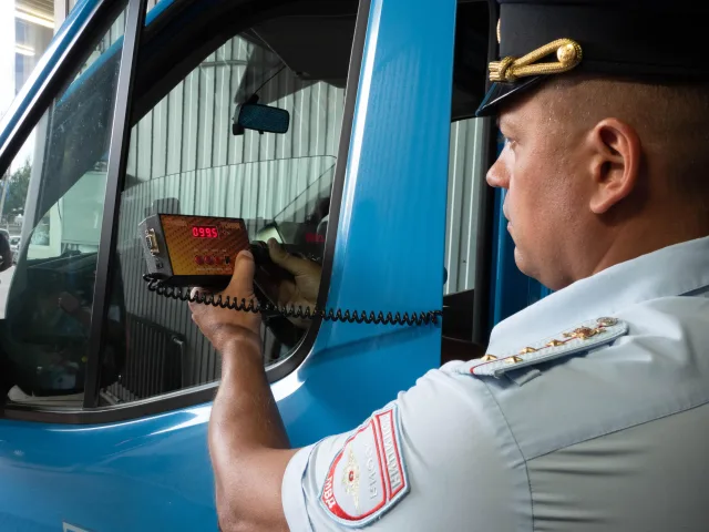 Сотрудники ГАИ Люберец проверят водителей на использование тонировки на стеклах машин