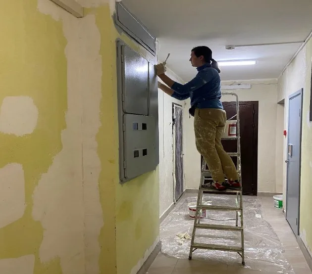 В Люберцах приступили к плановому ремонту подъездов в домах