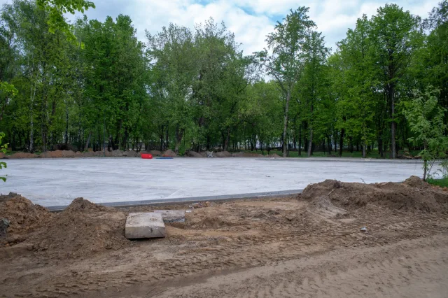 Партийцы проверили благоустройство Центрального парка в Люберцах
