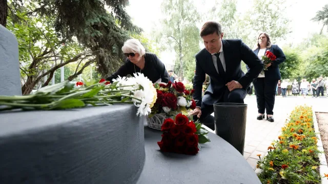 Мемориал, посвященный юным участникам Великой Отечественной войны, открыли на территории школы Люберец