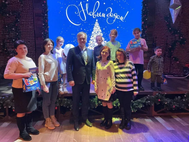 Депутат Мособлдумы во время встречи с семьями бойцов СВО Люберец обсудил меры поддержки