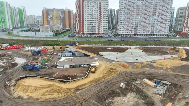 В парке «Дружба» у озера Чёрное в Люберцах приступили к обустройству оснований под детские площадки