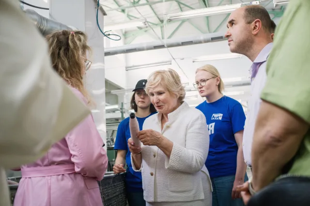 Свыше пяти тысяч пар тёплых носков связали для участников СВО из пряжи люберецкой фабрики «Пехорка»