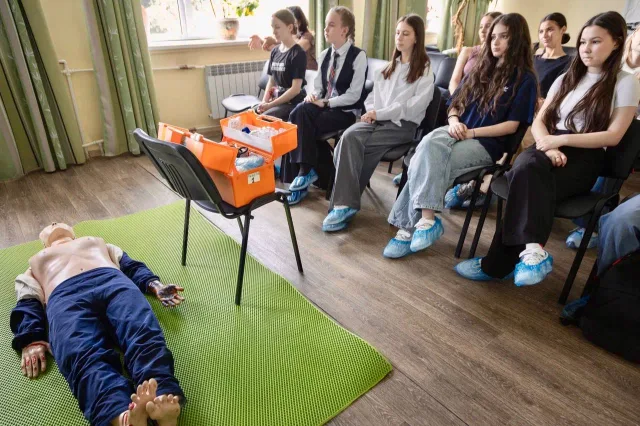 Школьников Люберец научили оказывать первую медицинскую помощь