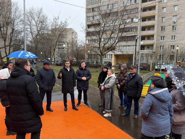 Партийцы встретились с жителями МКД в Томилине