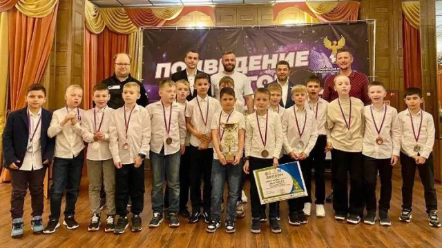 Депутаты Люберец наградили призеров зимнего первенства по футболу