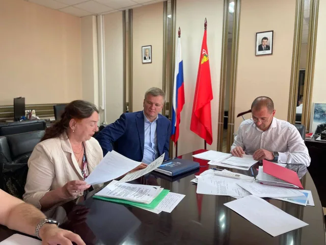 Дмитрий Дениско провел встречу с представителями управления ЖКХ администрации Люберец по вопросу функционирования скважины