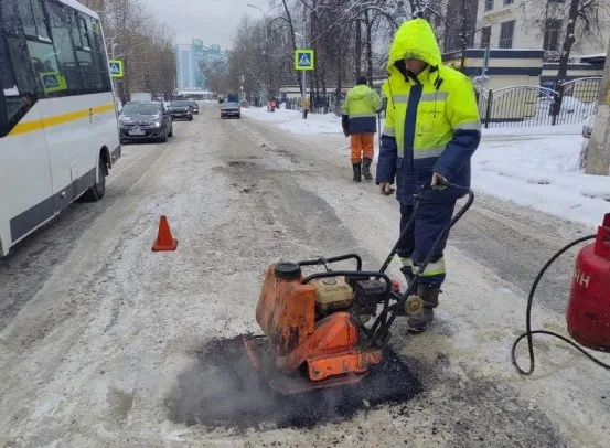С начала года в Люберцах заделали почти 180 ям на дорогах