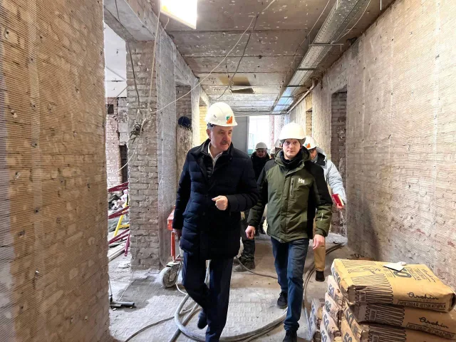 Владимир Ружицкий проинспектировал ход капремонта в корпусе гимназии №5 в Люберцах