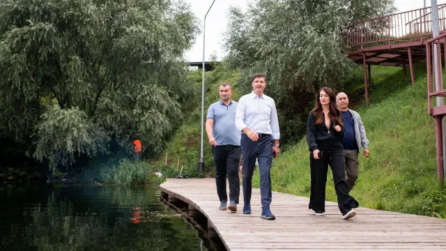 Владимир Волков проверил очистку карьера и пруда в поселке Люберец