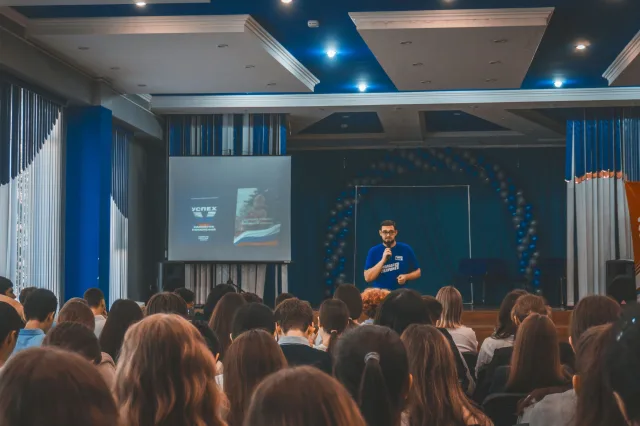 Школьникам Люберец рассказали о гуманитарных миссиях на освобождённых территориях