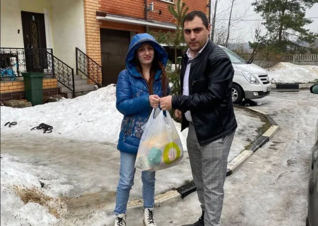 Молодогвардейцы передали продуктовые наборы жителям Люберец