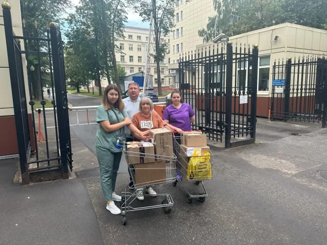 Партийцы передали медикаменты и гуманитарную помощь мобилизованным из Люберец