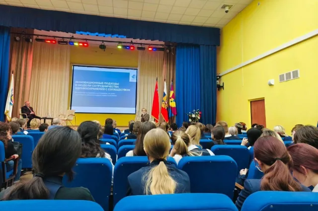 Школьники Люберец обсудили здоровое будущее с почетными гражданами и медиками