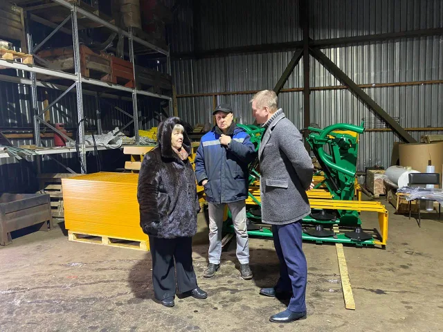 Дмитрий Дениско посетил в Люберцах предприятие по изготовлению кормоуборочной техники