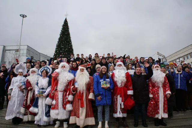 Подмосковная «Молодая Гвардия» в Люберцах дала старт новогоднему автопробегу Дедов Морозов