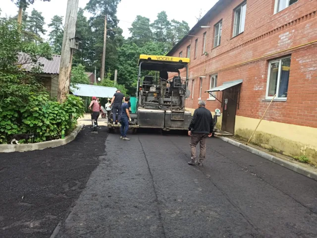 В 11 дворах Люберец завершили укладку асфальта в рамках комплексного благоустройства 