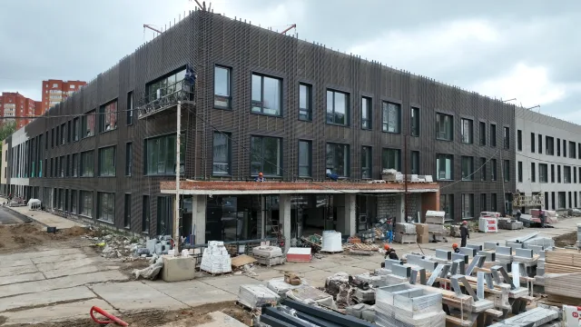 В школе на 1500 мест в Люберцах ведутся отделочные работы и устанавливается оборудование