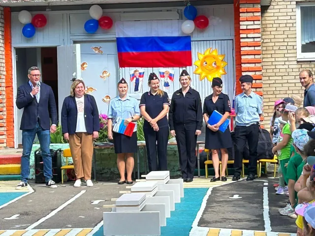 «Зарядка со стражем порядка» прошла в дошкольном отделении гимназии № 5 Люберец