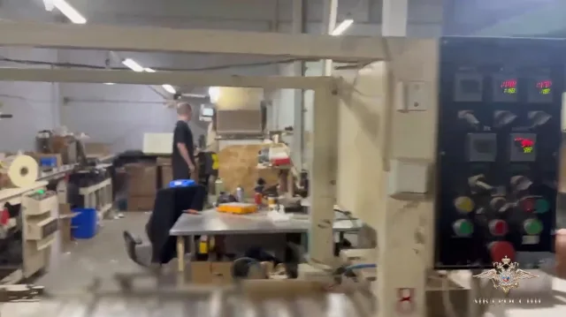 В Люберцах полицейские пресекли нелегальное производство сигарет