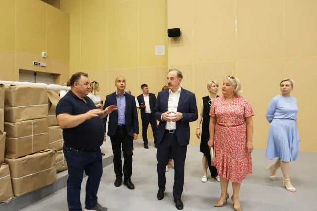 Владимир Ружицкий проверил готовность новой школы на 825 мест в Люберцах