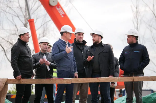 Владимир Волков проверил строительство детского сада на 560 мест в Люберцах