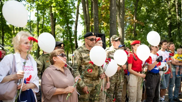 В Люберцах почтили память невинно погибших детей от военной агрессии киевского режима