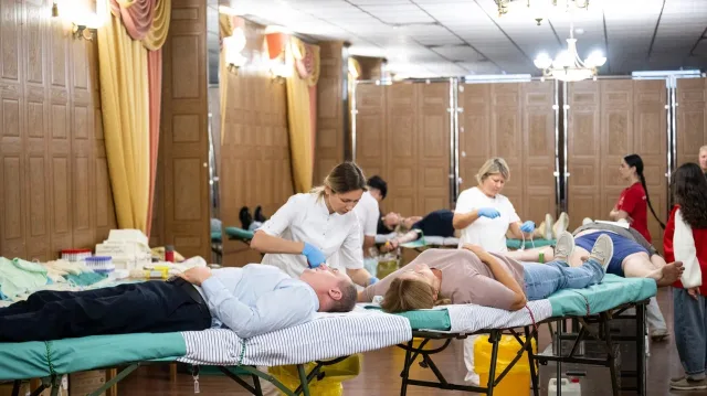 Почти 50 литров донорской крови сдали жители Люберец для госпиталя Вишневского