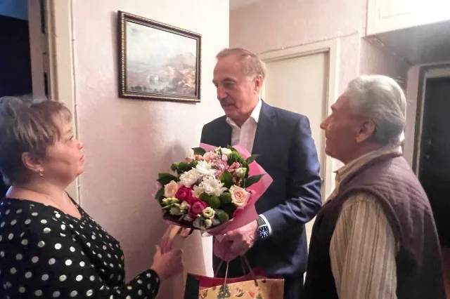 Владимир Ружицкий поздравил ветерана Великой Отечественной войны