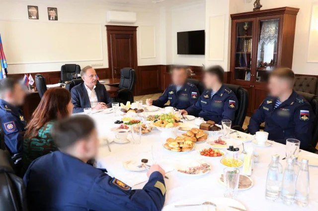 Владимир Ружицкий поздравил военнослужащих 45-й бригады спецназа из Кубинки с Днем ВДВ