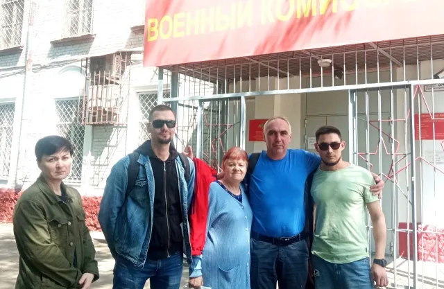 Добровольцы из Люберец убыли на службу по контракту